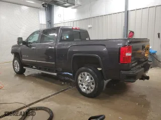 2015 GMC Sierra 2500HD Denali with VIN 1GT120E86FF525258, listed as a Copart auction lot 84499944 with 207,033 mi miles and Clean Title. Bid and sale history available at carsss.com. Image 2.