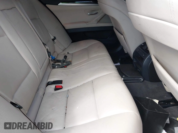 2012 BMW 5 Series 535i xDrive z VIN WBAFU7C5XCDU58749, wystawiony jako IAAI lot #41766454 z przebiegiem Nie podano mil oraz . Historia ofert i sprzedaży dostępna na DreamBid. Obrazek 8.