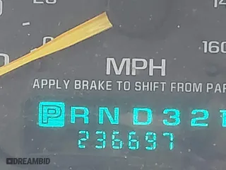2000 Chevrolet Silverado 1500 LS with VIN 2GCEC19T1Y1380448, listed as a IAAI auction lot 41551018 with 236,697 mi miles. Bid and sale history available at carsss.com. Image 15.