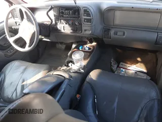2000 GMC Denali with VIN 1GKEK13R6YR146253, listed as a Copart auction lot 44381765 with 264,950 mi miles and Salvage Title. Bid and sale history available at DreamBid. Image 8.