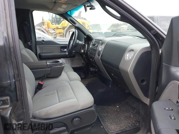 2004 Ford F-150 XLT with VIN 1FTPW14534KB58335, listed as a IAAI auction lot 41863669 with 99,980 mi miles. Bid and sale history available at carsss.com. Image 5.