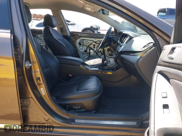 2014 Kia Cadenza Premium z VIN KNALN4D70E5152333, wystawiony jako IAAI lot #42047660 z przebiegiem 107 686 mil mil oraz . Historia ofert i sprzedaży dostępna na DreamBid. Obrazek 5.