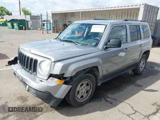 2015 Jeep Patriot Sport with VIN 1C4NJRBB1FD269387, listed as a IAAI auction lot 42111334 with 175,512 mi miles and . Bid and sale history available at carsss.com. Image 17.