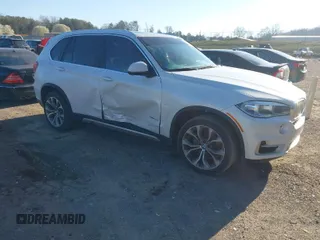 2017 BMW X5 sDrive35i with VIN 5UXKR2C58H0U20598, listed as a IAAI auction lot 41810582 with 92,463 mi miles. Bid and sale history available at carsss.com. Image 1.