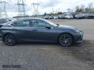 2022 Lexus ES with VIN 58ADZ1B13NU132242, listed as a IAAI auction lot 41925701 with 30,381 mi miles. Bid and sale history available at carsss.com. Image 14.