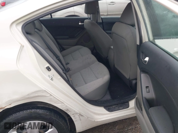 2015 Kia Forte LX with VIN KNAFK4A61F5374690, listed as a IAAI auction lot 42052849 with 47,034 mi miles. Bid and sale history available at carsss.com. Image 8.
