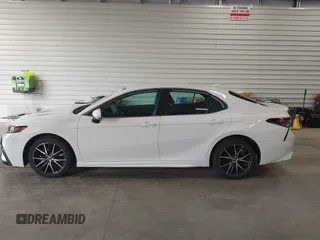 2022 Toyota Camry SE with VIN 4T1G11AK1NU694842, listed as a IAAI auction lot 42236424 with 52,335 mi miles and . Bid and sale history available at DreamBid. Image 14.
