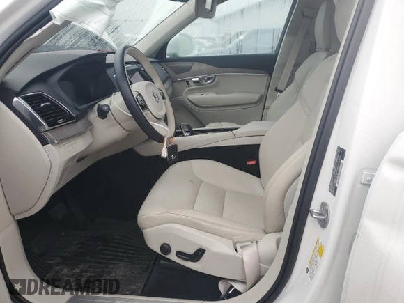 2023 Volvo XC90 Plus with VIN YV4H600N2P1949810, listed as a Copart auction lot 84947784 with 40,842 mi miles and Clean title. Bid and sale history available at DreamBid. Image 7.