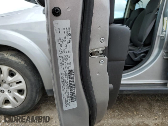 2019 Dodge Journey SE with VIN 3C4PDCBB8KT779253, listed as a Copart auction lot 51685575 with 41,229 mi miles and Salvage Title. Bid and sale history available at DreamBid. Image 14.
