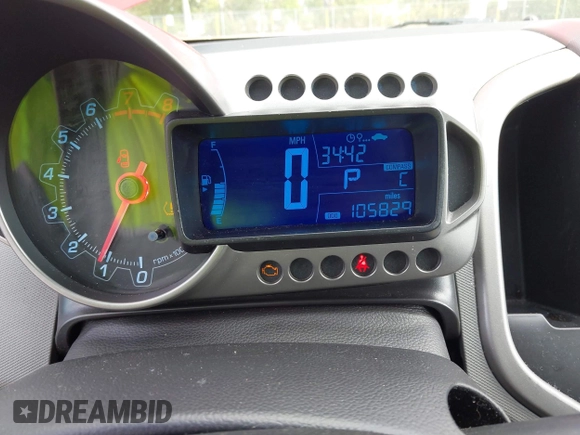 2013 Chevrolet Sonic LT with VIN 1G1JC6SHXD4172738, listed as a IAAI auction lot 41872916 with 105,829 mi miles. Bid and sale history available at carsss.com. Image 7.