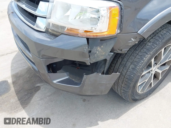 2015 Ford Expedition XLT with VIN 1FMJU1JT7FEF36099, listed as a IAAI auction lot 42445770 with 222,056 mi miles and . Bid and sale history available at DreamBid. Image 6.