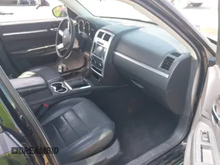 2010 Dodge Charger SXT with VIN 2B3CA3CV1AH286524, listed as a IAAI auction lot 41901911 with 274,647 mi miles. Bid and sale history available at carsss.com. Image 5.