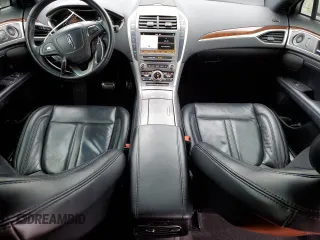 2019 Lincoln MKZ Reserve I с VIN 3LN6L5C92KR631582, выставлен на аукционе Copart как лот 47810215 с пробегом 49 386 миль миль и На запчасти • Non repairable. История ставок и продаж доступна на DreamBid. Изображение 8.