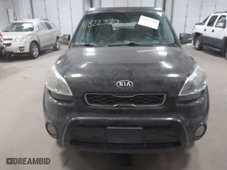 2013 Kia Soul + with VIN KNDJT2A62D7751897, listed as a IAAI auction lot 41822370 with 164,563 mi miles. Bid and sale history available at carsss.com. Image 14.