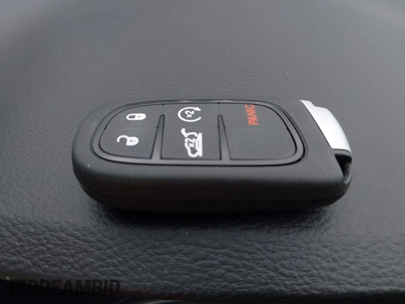 2019 Jeep Cherokee Latitude Plus с VIN 1C4PJMLB2KD328371, выставлен на аукционе IAAI как лот 42143737 с пробегом 98 417 миль миль и . История ставок и продаж доступна на DreamBid. Изображение 11.