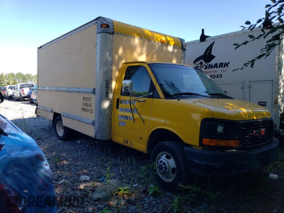 2003 GMC Savana Commercial C6Y SRW with VIN 1GDHG31U931902268, listed as a Copart auction lot 64520103 with Not Provided miles and Salvage Title. Bid and sale history available at carsss.com. Image 4.