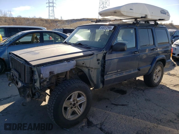 2000 Jeep Cherokee Limited with VIN 1J4FF68S0YL250926, listed as a Copart auction lot 84837244 with 141,020 mi miles and Salvage Title. Bid and sale history available at carsss.com. Image 1.