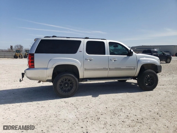 2013 Chevrolet Suburban LT with VIN 1GNSKJE74DR366339, listed as a Copart auction lot 47167315 with 113,106 mi miles and Salvage Title. Bid and sale history available at carsss.com. Image 3.
