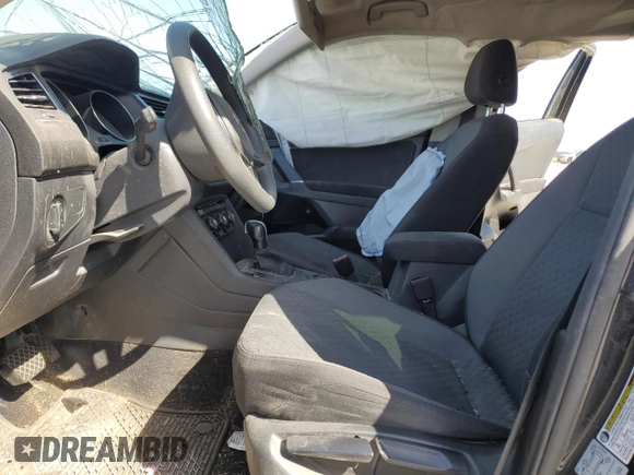 2018 Volkswagen Tiguan S z VIN 3VV1B7AX6JM147216, wystawiony jako Copart lot #52449345 z przebiegiem Nie podano mil oraz Szkoda całkowita • Salvage title. Historia ofert i sprzedaży dostępna na DreamBid. Obrazek 7.