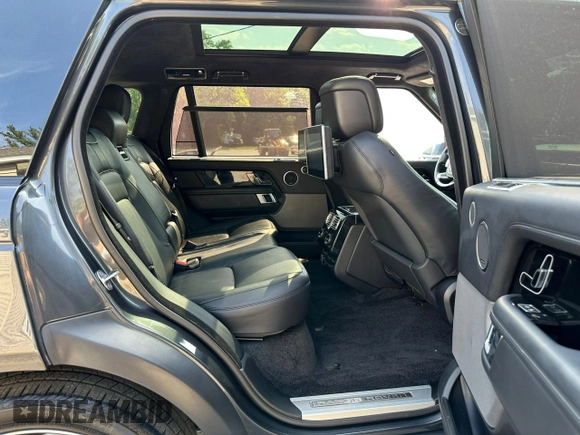 2019 Land Rover Range Rover with VIN SALGS5RE9KA528226, listed as a Copart auction lot 60043915 with 98,488 mi miles and Clean title. Bid and sale history available at DreamBid. Image 5.