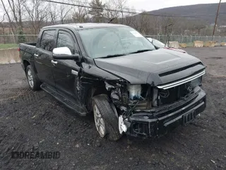 2017 Toyota Tundra Platinum z VIN 5TFAY5F14HX624834, wystawiony jako IAAI lot #41921461 z przebiegiem 81 027 mil mil oraz . Historia ofert i sprzedaży dostępna na DreamBid. Obrazek 1.