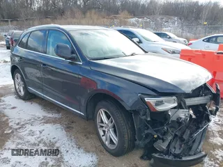 2014 Audi Q5 Premium Plus with VIN WA1LFAFP7EA124297, listed as a IAAI auction lot 41304869 with 109,545 mi miles. Bid and sale history available at carsss.com. Image 1.
