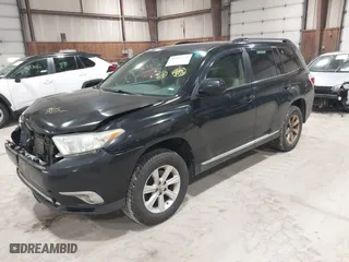 2013 Toyota Highlander with VIN 5TDBK3EH1DS185021, listed as a IAAI auction lot 41597392 with 248,343 mi miles. Bid and sale history available at carsss.com. Image 17.