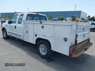 2000 Ford Super Duty F-250 XL with VIN 1FTNX20L0YEA50080, listed as a IAAI auction lot 42086439 with 230,868 mi miles. Bid and sale history available at carsss.com. Image 3.