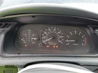 2000 Toyota Camry LE z VIN 4T1BF22KXYU953641, wystawiony jako Copart lot #48018145 z przebiegiem 118 587 mil mil oraz Czysty tytuł • Clean title. Historia ofert i sprzedaży dostępna na DreamBid. Obrazek 9.