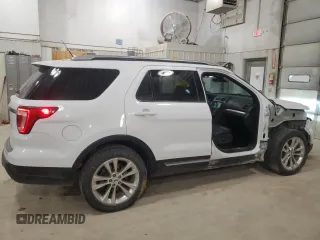 2018 Ford Explorer XLT with VIN 1FM5K7D86JGC54664, listed as a Copart auction lot 50135835 with 111,460 mi miles and Salvage Title. Bid and sale history available at DreamBid. Image 3.