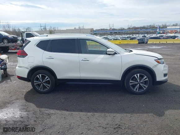 2020 Nissan Rogue SV with VIN JN8AT2MV8LW137111, listed as a IAAI auction lot 41849729 with 59,773 mi miles. Bid and sale history available at carsss.com. Image 13.