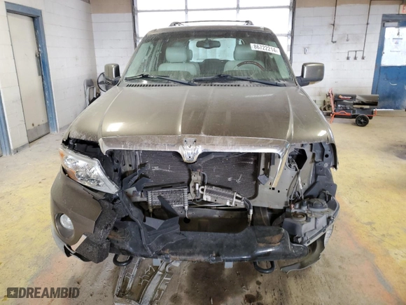 2004 Lincoln Navigator Luxury with VIN 5LMFU27R04LJ29755, listed as a Copart auction lot 86722214 with 121,737 mi miles and Salvage Title. Bid and sale history available at carsss.com. Image 5.
