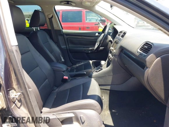 2010 Volkswagen Jetta TDI with VIN 3VWPL7AJ1AM630529, listed as a IAAI auction lot 42560328 with 231,410 mi miles and . Bid and sale history available at DreamBid. Image 5.