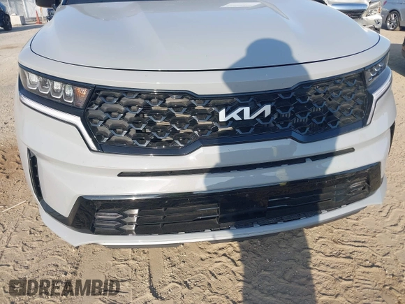 2023 Kia Sorento EX z VIN 5XYRH4LF9PG205862, wystawiony jako IAAI lot #42308924 z przebiegiem 19 433 mil mil oraz . Historia ofert i sprzedaży dostępna na DreamBid. Obrazek 6.