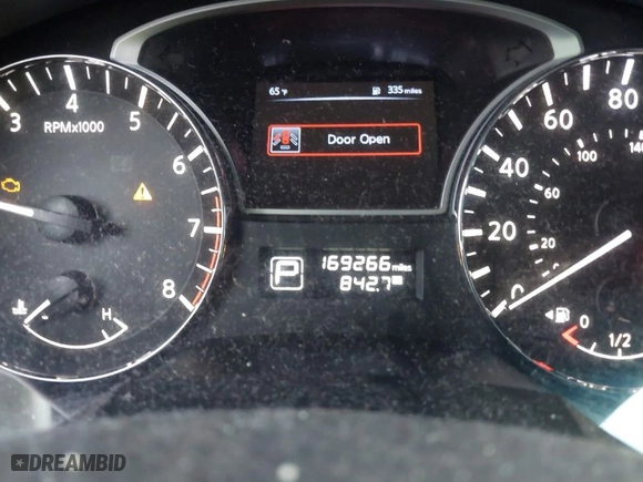 2015 Nissan Altima 2.5 S with VIN 1N4AL3AP3FC181102, listed as a IAAI auction lot 41925358 with 169,266 mi miles. Bid and sale history available at carsss.com. Image 7.
