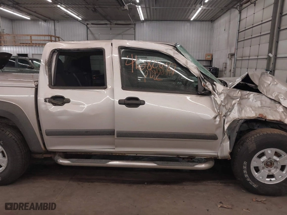 2006 Chevrolet Colorado LT w/2LT with VIN 1GCDT136068165572, listed as a IAAI auction lot 41680687 with 136,882 mi miles. Bid and sale history available at carsss.com. Image 6.