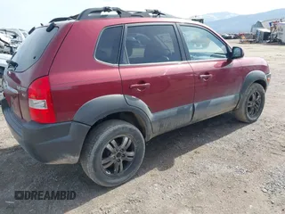 2007 Hyundai Tucson SE with VIN KM8JN72D27U615176, listed as a IAAI auction lot 41996325 with 130,396 mi miles and . Bid and sale history available at DreamBid. Image 4.