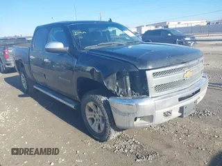 2012 Chevrolet Silverado 1500 LT with VIN 3GCPKSE73CG266901, listed as a IAAI auction lot 41427513 with 301,142 mi miles. Bid and sale history available at carsss.com. Image 1.