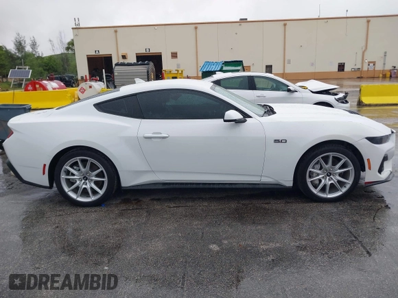 2024 Ford Mustang GT with VIN 1FA6P8CF2R5400362, listed as a IAAI auction lot 42424355 with 5,475 mi miles and . Bid and sale history available at DreamBid. Image 13.