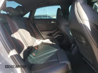 2018 Audi RS 3 z VIN WUABWGFFXJ1904318, wystawiony jako Copart lot #52432215 z przebiegiem 37 486 mil mil oraz Szkoda całkowita • Salvage title. Historia ofert i sprzedaży dostępna na DreamBid. Obrazek 10.