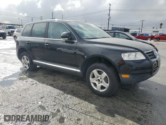 2005 Volkswagen Touareg z VIN WVGZG77LX5D063808, wystawiony jako Copart lot #44457935 z przebiegiem 172 252 mil mil oraz Czysty tytuł • Clean title. Historia ofert i sprzedaży dostępna na DreamBid. Obrazek 4.