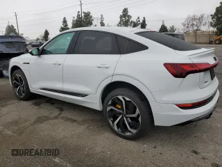 2023 Audi e-tron Sportback Premium Plus z VIN WA12ABGE1PB007387, wystawiony jako Copart lot #50734225 z przebiegiem 48 484 mil mil oraz Szkoda całkowita • Salvage title. Historia ofert i sprzedaży dostępna na DreamBid. Obrazek 2.