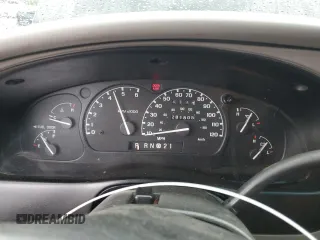 2000 Ford Explorer XLS z VIN 1FMZU62XXYZB33375, wystawiony jako Copart lot #69896614 z przebiegiem 281 805 mil mil oraz Szkoda całkowita • Salvage title. Historia ofert i sprzedaży dostępna na DreamBid. Obrazek 9.