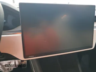 2022 Tesla Model S z VIN 5YJSA1E57NF474679, wystawiony jako Copart lot #56608285 z przebiegiem Nie podano mil oraz Szkoda całkowita • Salvage title. Historia ofert i sprzedaży dostępna na DreamBid. Obrazek 9.