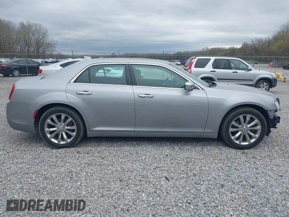 2018 Chrysler 300 Limited with VIN 2C3CCAKG3JH302274, listed as a IAAI auction lot 41802173 with 89,962 mi miles. Bid and sale history available at carsss.com. Image 14.