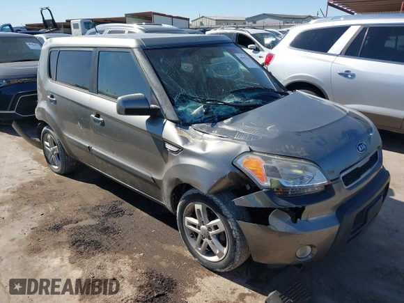 2011 Kia Soul + with VIN KNDJT2A23B7288341, listed as a IAAI auction lot 41722278 with 135,324 mi miles. Bid and sale history available at carsss.com. Image 1.