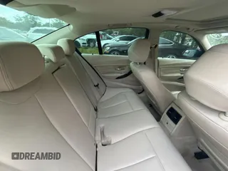 2012 BMW 3 Series 328i z VIN WBA3A5C5XCF347638, wystawiony jako Copart lot #59191275 z przebiegiem 90 830 mil mil oraz Czysty tytuł • Clean title. Historia ofert i sprzedaży dostępna na DreamBid. Obrazek 6.