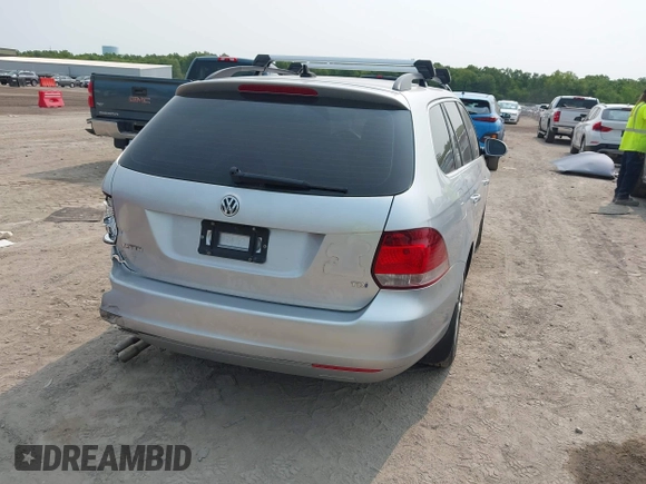 2014 Volkswagen Jetta TDI w/Sunroof & Nav z VIN 3VWPL7AJ3EM618503, wystawiony jako IAAI lot #42352147 z przebiegiem 94 341 mil mil oraz . Historia ofert i sprzedaży dostępna na DreamBid. Obrazek 4.