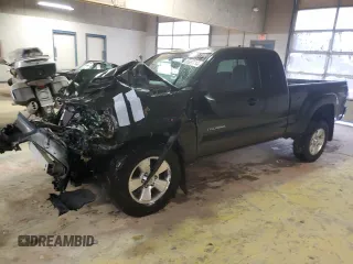 2012 Toyota Tacoma z VIN 5TFUU4EN3CX033880, wystawiony jako Copart lot #52886885 z przebiegiem Nie podano mil oraz Nie do naprawy • Non repairable. Historia ofert i sprzedaży dostępna na DreamBid. Obrazek 1.