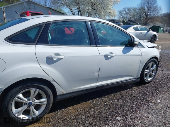2014 Ford Focus SE with VIN 1FADP3F21EL347114, listed as a IAAI auction lot 41984235 with 110,559 mi miles and . Bid and sale history available at carsss.com. Image 18.